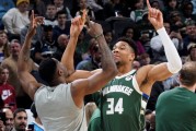 NBA凯尔特人加时争议三分绝杀雄鹿终结七连胜登顶引热议